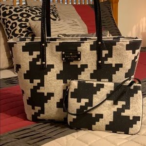 EUC Kate Spade ♠️ Purse with Small Clutch bag